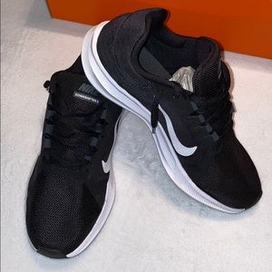 Nike downshifter 8 - wmns 10
